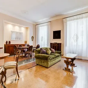Tibullo - Classic & Elegant Center Apartment
